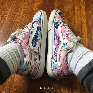 Floral Vans 🌺